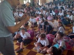 Dr. Cordoví Núñez, taller en la escuela primaria Antonio Maceo, en Mansión 06/05/2023.